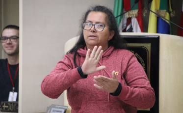 Com olhar voltado à inclusão, Câmara de Criciúma define encaminhamentos em prol da comunidade surda