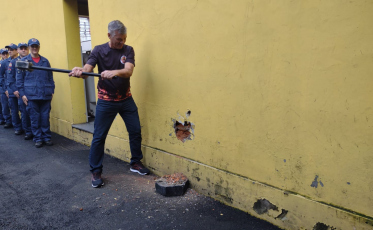 Ato marca demolição da antiga sede do Corpo de Bombeiros de Criciúma (FOTOS E VÍDEO)