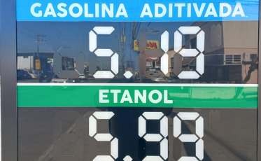 Gasolina comum já é encontrada a R$ 5,19 por litro em Içara