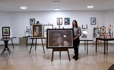 Com riqueza nos detalhes, desenhos realistas são expostos no Criciúma Shopping