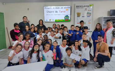 Diretoria de Meio Ambiente retoma 'Projeto Aromas na Escola' no município