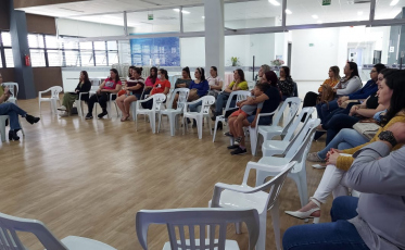 Mais de 30 mamães e gestantes participam de curso sobre amamentação