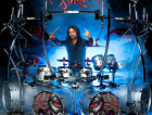 Aquiles Priester se apresenta com bateria gigante no Criciúma Shopping