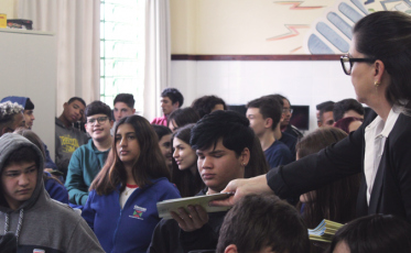 OAB Criciúma inicia ciclo de palestras do Projeto OAB Vai à Escola 