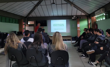 Unesc prepara alunos de escolas da região para a cidadania financeira