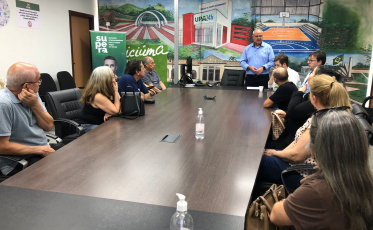 Criciúma: Secretaria de Saúde entrega autorizações para tratamento auditivo