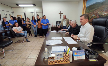 Prefeitura anuncia reajuste de salário das agentes comunitárias de saúde