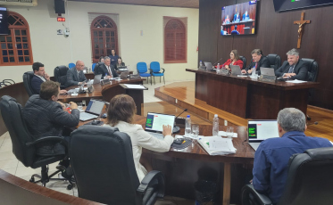 Vereadores vetam aumento na iluminação pública proposto pelo prefeito