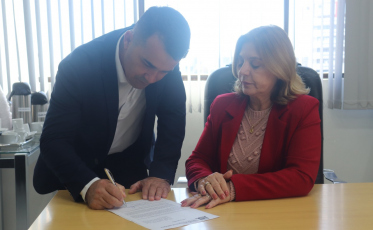 Casan e Celesc devem notificar previamente visita técnica a consumidores por AR
