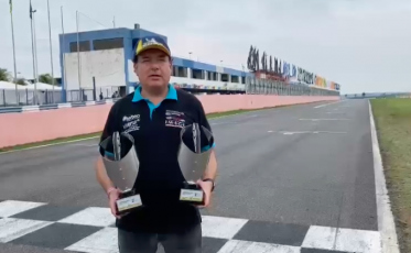 Piloto catarinense garante dois pódios na Porsche Cup Brasil