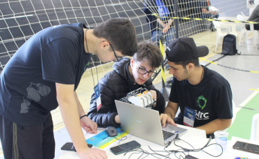 Equipes do Colégio Satc disputam etapa nacional da Olimpíada Brasileira de Robótica 