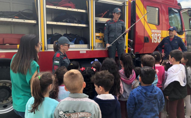 Urussanga: Crianças da Educação Infantil recebem visita do Corpo de Bombeiros