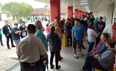 Movimentação intensa gera filas nos locais de votação