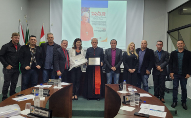 Cardeal Dom Leonardo Ulrich Steiner recebe Moção de Aplauso em Forquilhinha