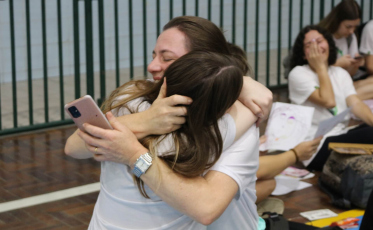 Turmas do Terceirão do Colégio Satc encerram aulas com homenagens 