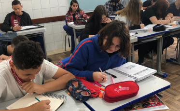 Estudantes e professores das escolas municipais conquistam destaque em concurso literário