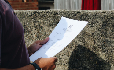 Famílias do Renascer recebem autorização para efetuar a ligação de energia elétrica