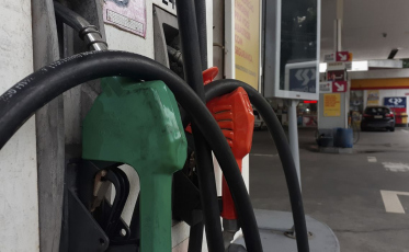 Preço médio da gasolina comum está abaixo de R$ 5 em Criciúma