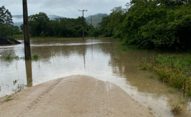 Em Morro da Fumaça, chuvas fortes causam rompimento de adutora e ruas interditadas