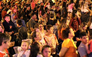 Programação especial de Natal movimenta a Praça Nereu Ramos em Criciúma