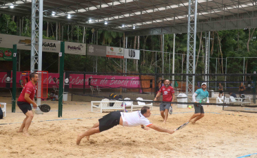Mampituba inaugura complexo com 12 quadras de beach tennis