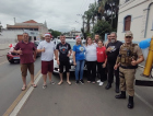 LEO Clube distribui presentes, doces e alegria pelas ruas de Cocal do Sul 