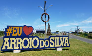 Sábado tem chegada do Papai Noel em Balneário Arroio do Silva