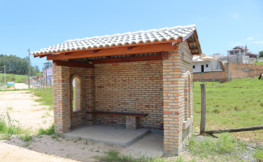 Governo de Morro da Fumaça constrói seis novos abrigos para passageiros