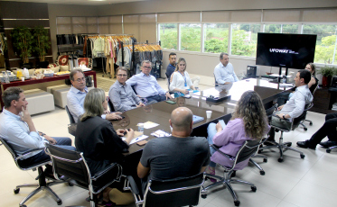 Presidente da Fiesc finaliza roteiro com visita a empresas de Criciúma e região