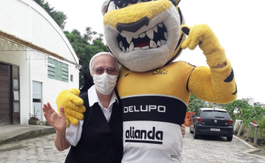 No HSJosé, Irmã Anselma Bif além do cuidado com os pacientes tem outra grande paixão: a torcida pelo Tigre