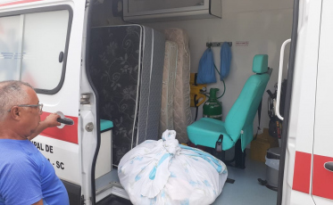 Cruz Vermelha entrega mantimentos para famílias afetadas pela chuva em Arroio do Silva