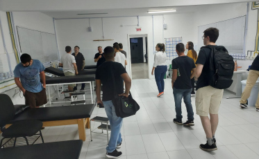 Acadêmicos UniSatc estudam adequação de camas para reabilitação de pacientes de Covid-19