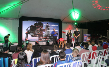 Palestra de ex-engenheiro da Nasa encanta alunos no Parque Astronômico de Criciúma