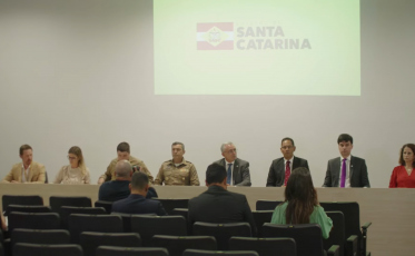 Polícia investiga se mãe recebeu dinheiro para entregar filho de dois anos (VÍDEO) 