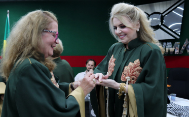 Professora da Unesc, Morgana Gaidzinski, passa a integrar a Academia Criciumense de Letras