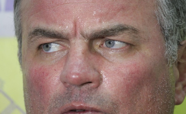 Mazola testa formações para enfrentar o Figueirense