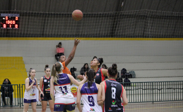 Basquete feminino Satc/FME Criciúma/S.R.Mampituba finaliza série de jogos com saldo positivo 