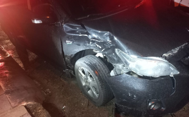 Motorista causa acidente de trânsito e foge do local no Centro de Criciúma