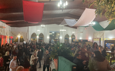 Visitantes celebram primeira noite do Festival Vino & Formaggio