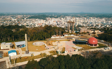 Parque Astronômico de Criciúma prepara programação especial para observação de Saturno e da 