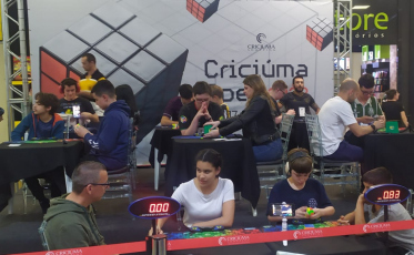 Competidora de Itajaí bate recorde sul-americano feminino no Criciúma Open 2023