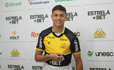 “Muita vontade de jogar”, diz Barcia ao ser apresentado pelo Criciúma