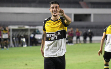 Claudinho chega a 100 jogos no Criciúma