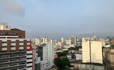 Terça-feira amanhece com nevoeiro e a tendência é mais um dia de forte calor (ÁUDIO)