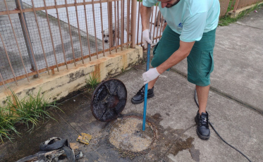 Içara: Casan retira meia tonelada de sujeira por mês das redes de esgoto