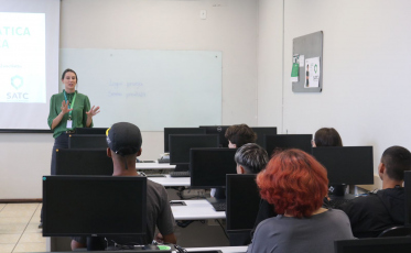 Criciúma oferece cursos profissionalizantes para alunos da EJA