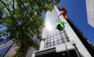 Fapesc e PGE lançam edital de bolsas para profissionais de TI e Direito