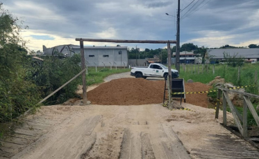 Ponte sobre o rio Ronco D'Água, entre Içara e Morro da Fumaça, é interditada