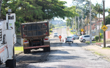 Prefeitura de Criciúma inicia pavimentação de 13 ruas em cinco bairros de Criciúma