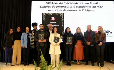 Estudantes de Criciúma lançam livro sobre bicentenário da Independência do Brasil